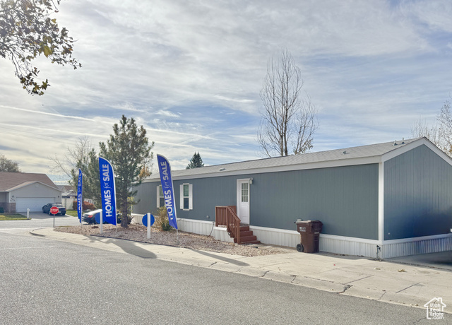 Property at 448 E 900 N #6, Ogden, UT 84404, 3 beds, 2 baths