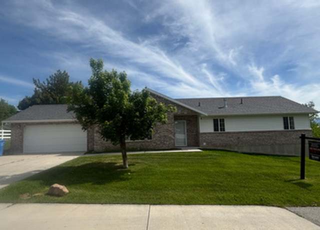 Property at 240 N 200 E, Smithfield, UT 84335, 3 beds, 2 baths