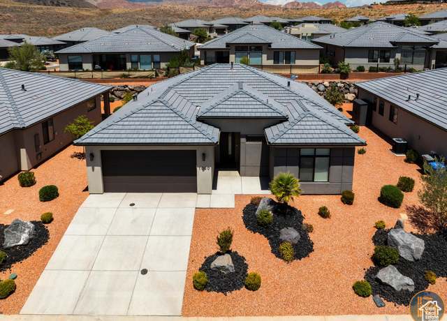 Property at 1060 W Jonathon Dr, Washington, UT 84780, 3 beds, 2 baths