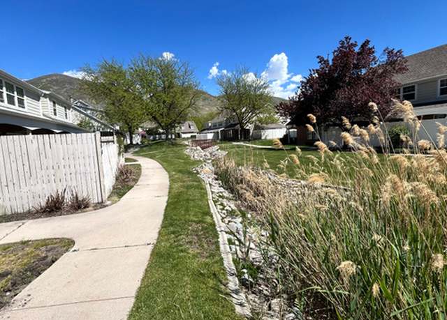 Property at 271 Brookfield Ln, Centerville, UT 84014, 3 beds, 1.5 baths