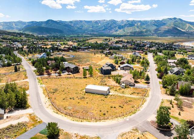 Property at 280 Countryside Cir, Park City, UT 84098, 5 beds, 3 baths