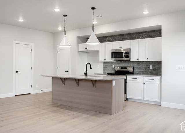 Property at 3963 E Fossil Way #60, Washington, UT 84780, 4 beds, 2.5 baths