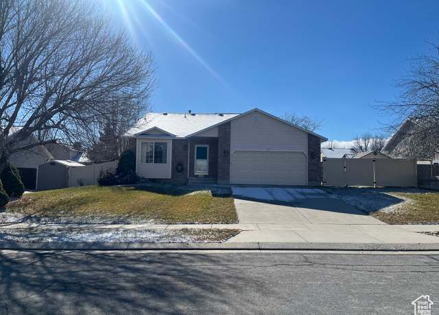 Property at 1401 W Green Hedge Way S, West Jordan, UT 84084, 4 beds, 2 baths