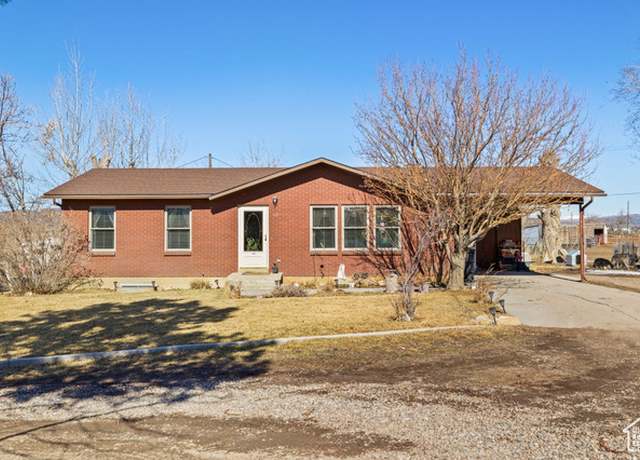 Property at 879 E Main St, Mt Pleasant, UT 84647, 5 beds, 2 baths