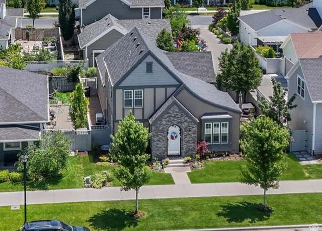 Property at 10617 S Split Rock Dr, South Jordan, UT 84009, 4 beds, 3.5 baths