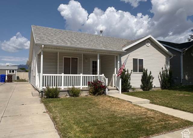 Property at 4115 N Mountain Dr E, Eagle Mountain, UT 84005, 2 beds, 2 baths