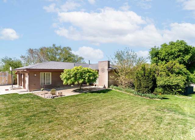 Property at 1340 E Oakmont Lane Ln, Fruit Heights, UT 84037, 5 beds, 3.5 baths