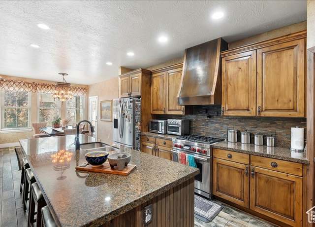 Property at 3695 S 3525 W, West Haven, UT 84401, 5 beds, 3.5 baths
