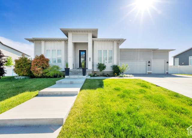 Property at 2266 S Betsys Way, Kaysville, UT 84037, 4 beds, 2.5 baths