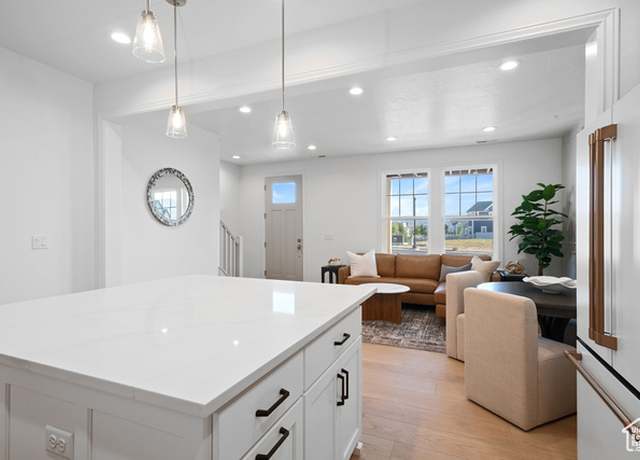 Property at 6656 W Docksider Dr, South Jordan, UT 84009, 3 beds, 2.5 baths