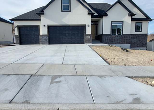 Property at 5682 W 7220 S, West Jordan, UT 84081, 3 beds, 2.5 baths