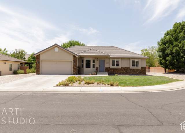Property at 267 N 250 W, La Verkin, UT 84745, 5 beds, 3 baths