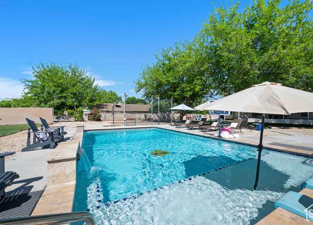 Property at 383 W 400 S, Hurricane, UT 84737, 5 beds, 2.5 baths