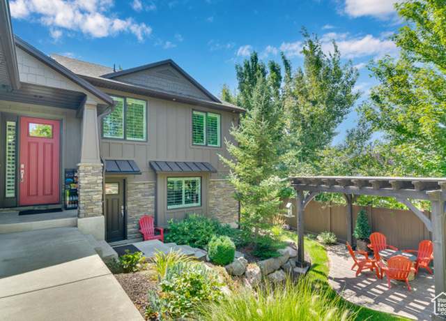 Property at 636 E 100 N, Kaysville, UT 84037, 4 beds, 3.5 baths