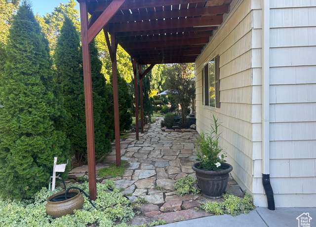 Property at 2537 S Taylor Ave E, Ogden, UT 84401, 4 beds, 4 baths