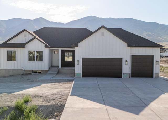 Property at 7262 N Lake Dr, Lake Point, UT 84074, 3 beds, 2 baths