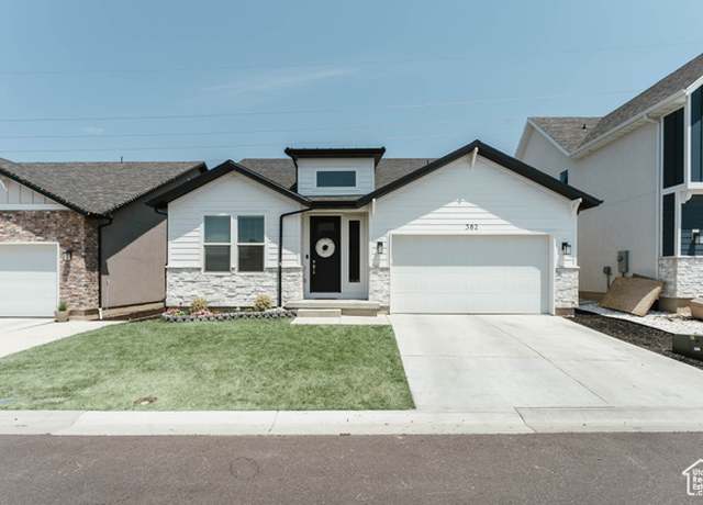 Property at 382 W Parkway Dr, Kaysville, UT 84037, 4 beds, 3 baths