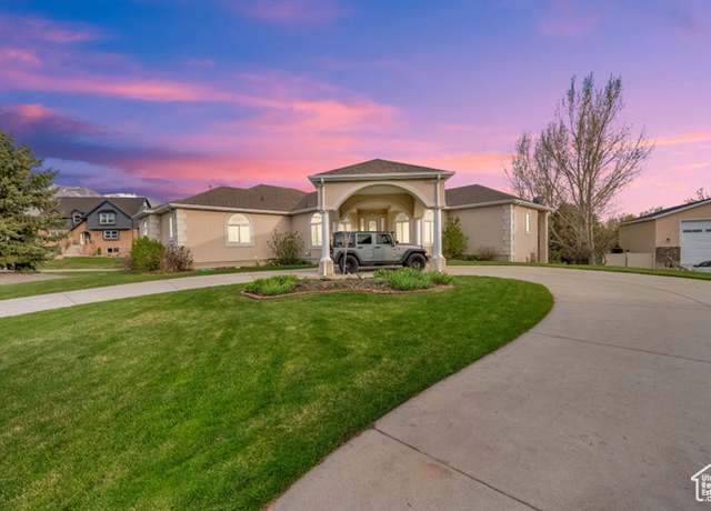Property at 5867 W Oakview Dr, Highland, UT 84003, 6 beds, 6 baths