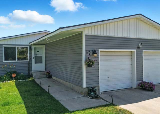 Property at 240 W 300 S, Smithfield, UT 84335, 4 beds, 2 baths