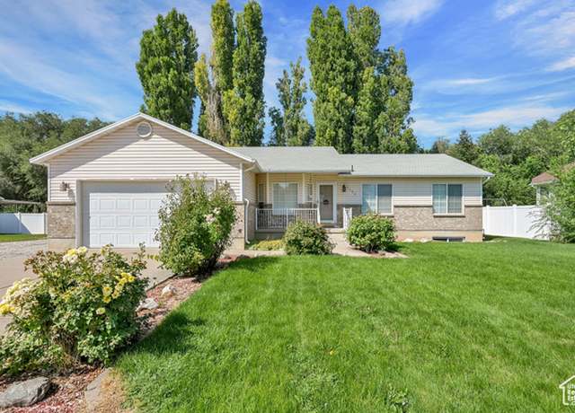 Property at 1121 N 900 W, Clinton, UT 84015, 3 beds, 2.5 baths
