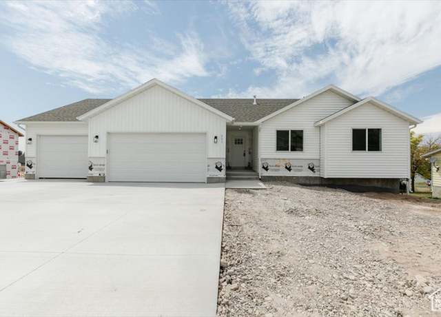 Property at 231 S 300 E, Richmond, UT 84333, 3 beds, 2 baths