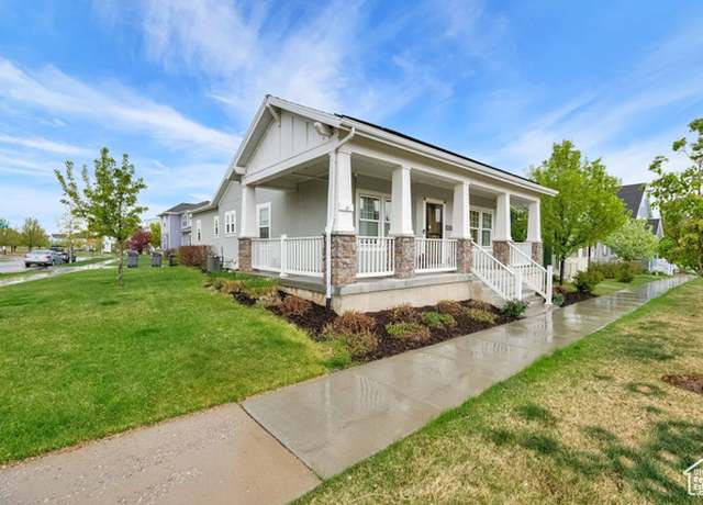 Property at 10557 S Pipestone Way, South Jordan, UT 84009, 4 beds, 3 baths