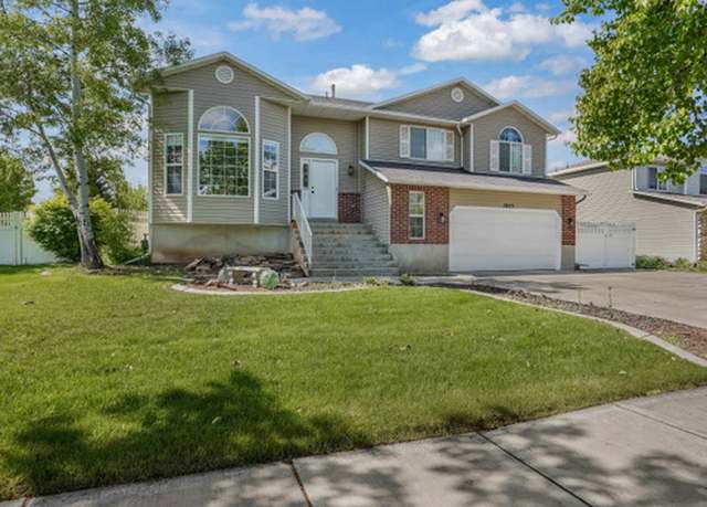 Property at 2823 W 2175 N, Clinton, UT 84015, 6 beds, 3 baths
