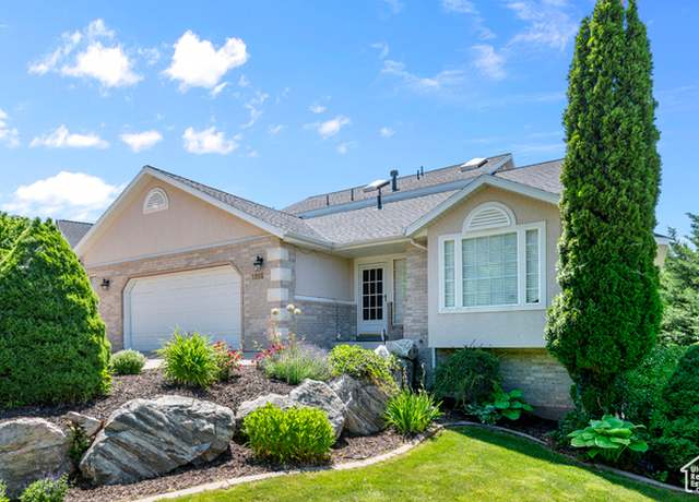 Property at 1986 E Dan N, Layton, UT 84040, 5 beds, 4 baths