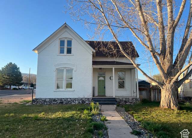 Property at 390 W 400 S, Richfield, UT 84701, 4 beds, 1 bath