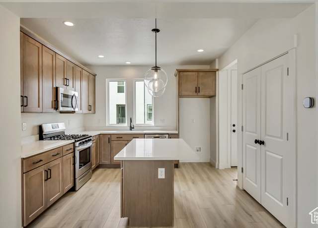 Property at 554 N Innovator Dr E #159, Farmington, UT 84025, 3 beds, 2.5 baths