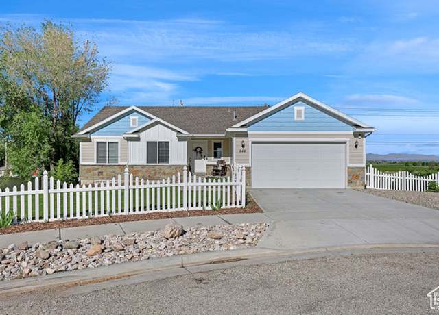 Property at 644 S 100 E, Willard, UT 84340, 6 beds, 3.5 baths