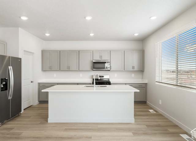 Property at 3545 S 3150 W #0105, West Haven, UT 84401, 4 beds, 2.5 baths