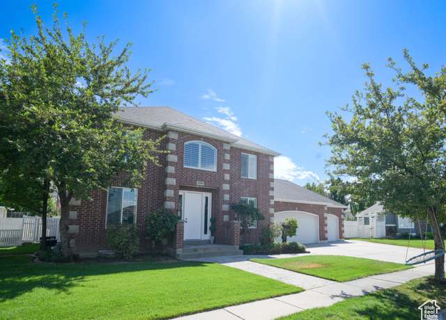 Property at 858 N Camille Cir W, Centerville, UT 84014, 6 beds, 3.5 baths