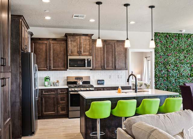 Property at 328 N 2020 W, Hurricane, UT 84737, 9 beds, 8 baths