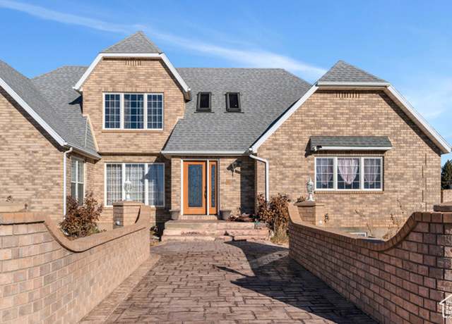 Property at 1402 Shepherd Dr, Wellington, UT 84542, 5 beds, 3 baths