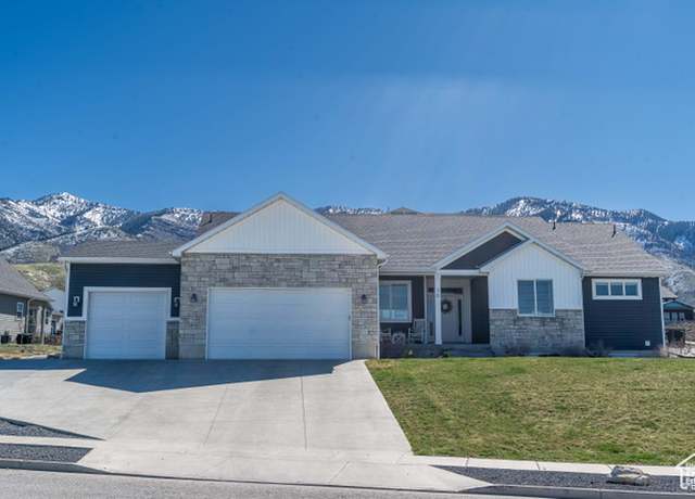 Property at 16 N 1000 E, Hyde Park, UT 84318, 6 beds, 3 baths
