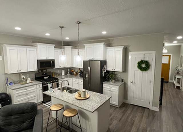 Property at 1036 S Fir St, Cedar City, UT 84720, 5 beds, 3 baths