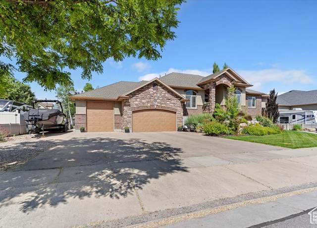 Property at 969 S View Crest Ln W, Kaysville, UT 84037, 5 beds, 4.5 baths