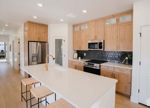 Property at 216 E 850 S Unit 6-203, Spanish Fork, UT 84660, 3 beds, 2 baths
