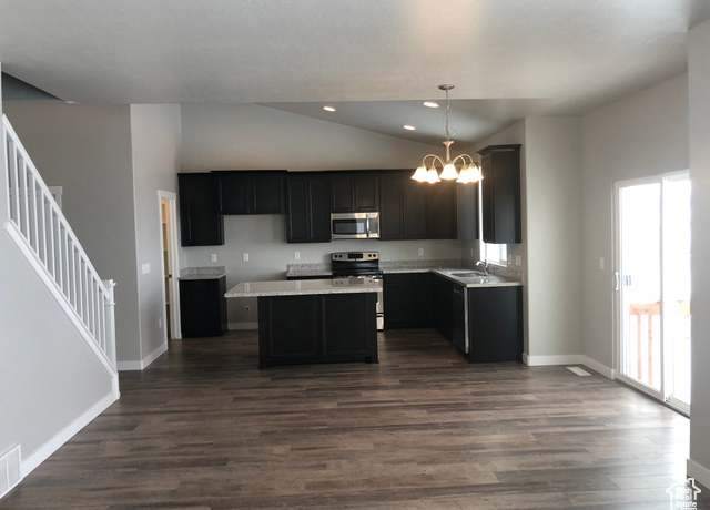 Property at 312 W Sapphire Dr, Tooele, UT 84074, 5 beds, 3.5 baths