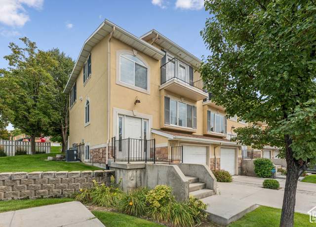 Property at 9459 S Fairway Dr, Sandy, UT 84070, 2 beds, 2.5 baths