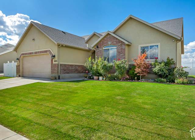Property at 1052 S 350 E, Payson, UT 84651, 6 beds, 3 baths