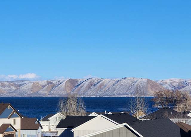 Property at 652 N Lochwood Vw, Garden City, UT 84028