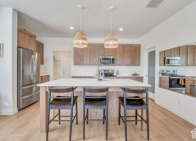 Property at 929 S 950 W, American Fork, UT 84003, 3 beds, 2.5 baths