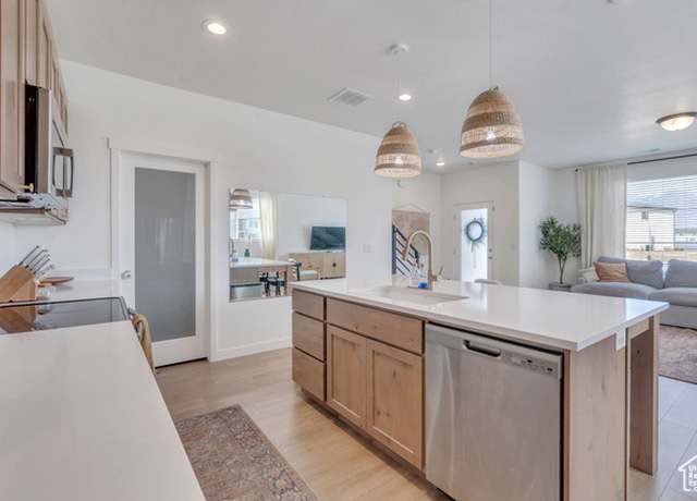 Property at 929 S 950 W, American Fork, UT 84003, 3 beds, 2.5 baths