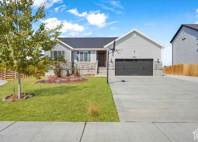 Property at 273 E Cherry St, Grantsville, UT 84029, 3 beds, 2 baths