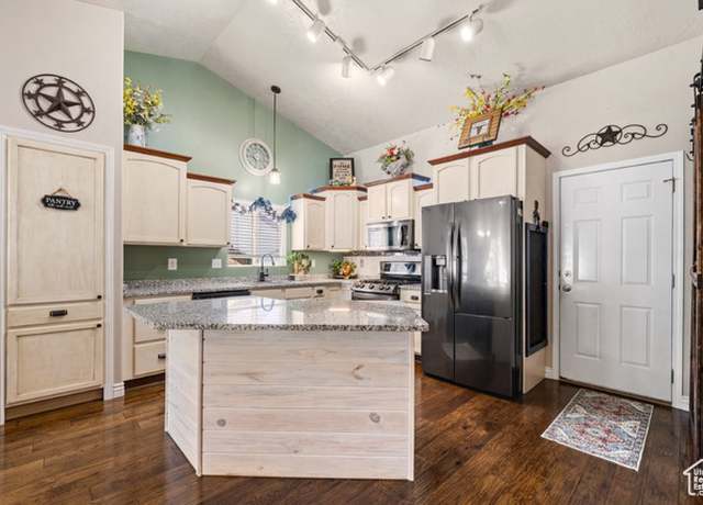 Property at 1458 N 2400 W, Clinton, UT 84015, 5 beds, 2 baths