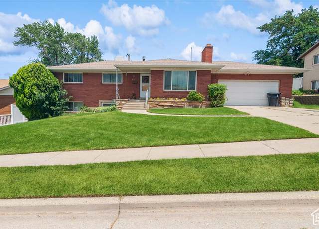Property at 663 E 1950 S, Bountiful, UT 84010, 5 beds, 3 baths
