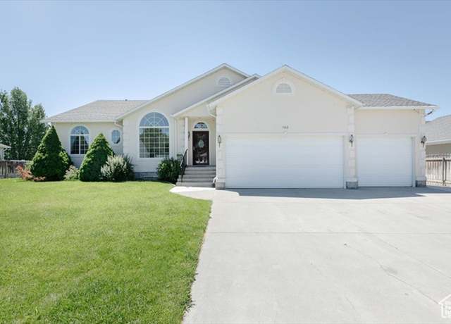 Property at 560 Cedar Cir, Preston, ID 83263, 4 beds, 3 baths