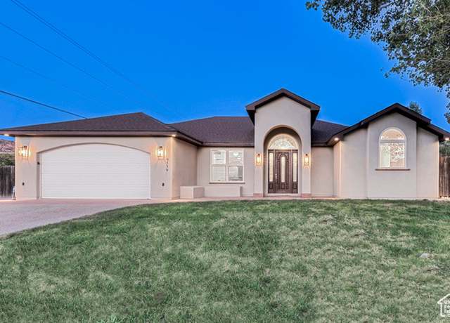 Property at 4119 Valle Del Sol Dr, Moab, UT 84532, 4 beds, 2 baths